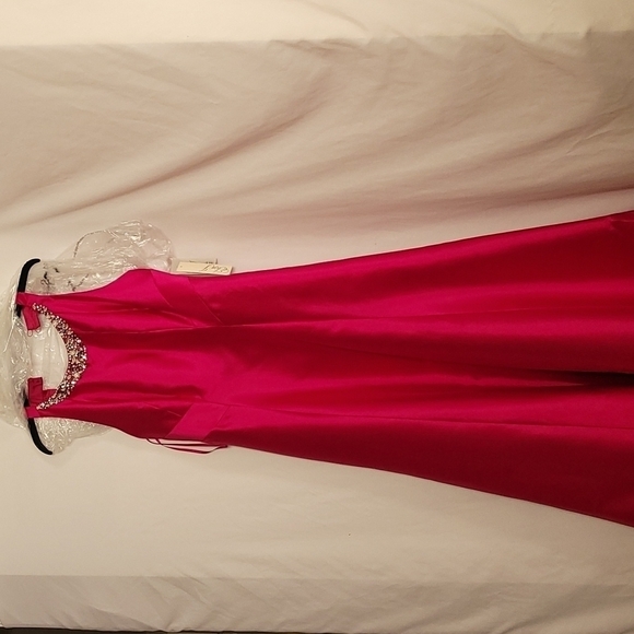 𝅺Eliza J Fuschia Embellished Neck Mikado Gown - Picture 11 of 13